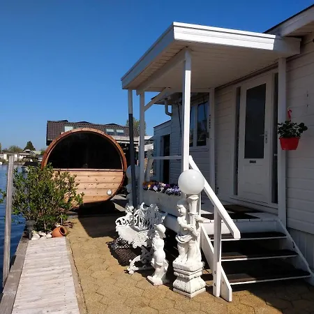 With Waterfront Sauna And Boat * Loosdrecht