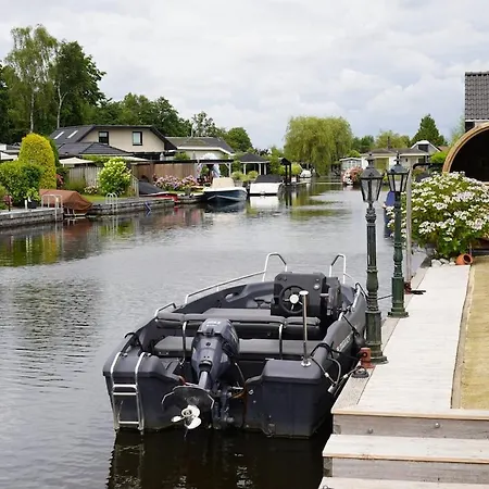 With Waterfront Sauna And Boat Domek alpejski