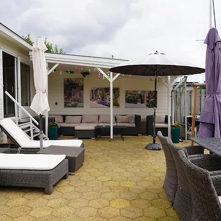 With Waterfront Sauna And Boat * Loosdrecht